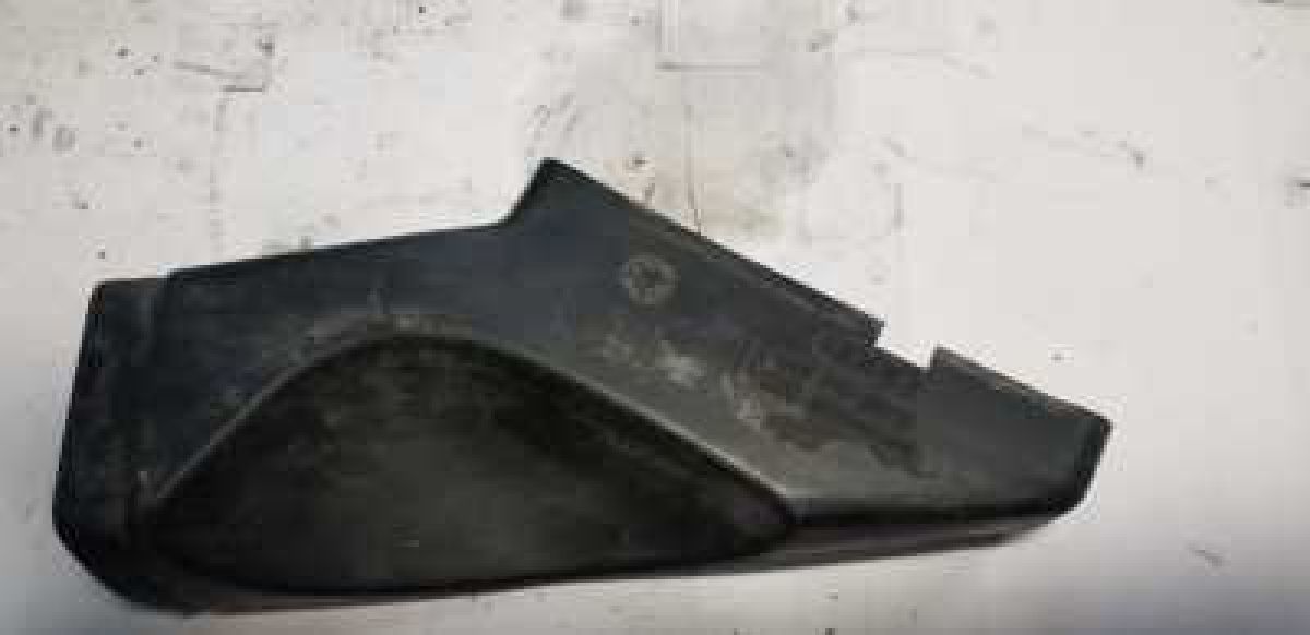 #x9;патрубок повітряного фільтра Audi A4 B5 1994 - 2001 4B0129617B Vag Б/У