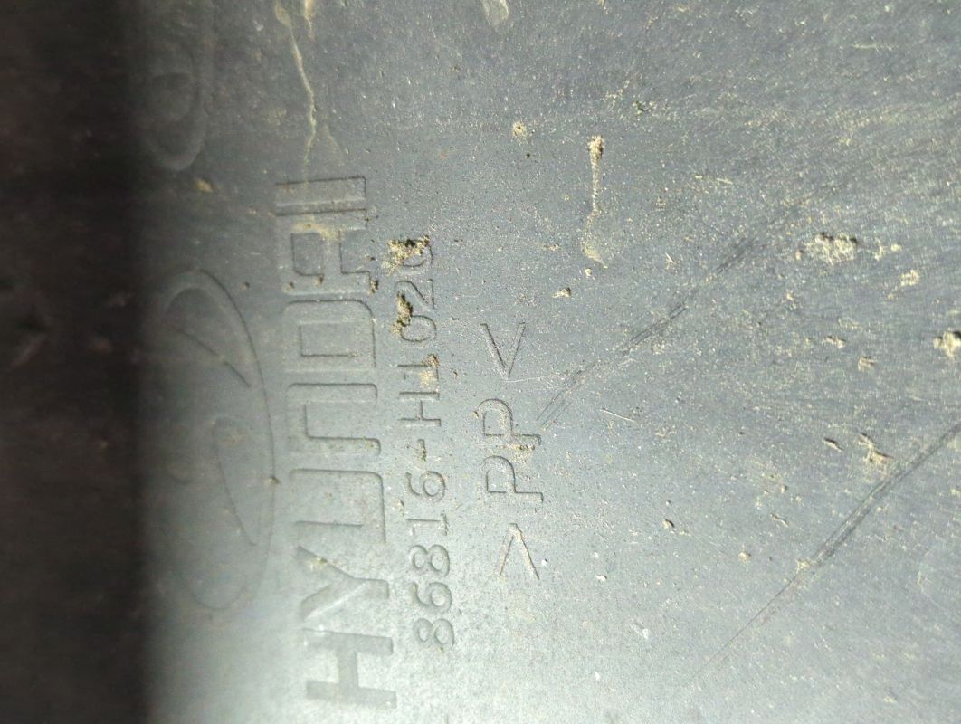Підкрильник лівий (дефект) Hyundai Terracan  (HP)  01-06 86816H1020 Hyundai Б/У