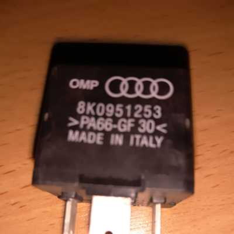 100 оригінал bmw Audi A6 C6  2004-2011 8K0951253 Vag Б/У